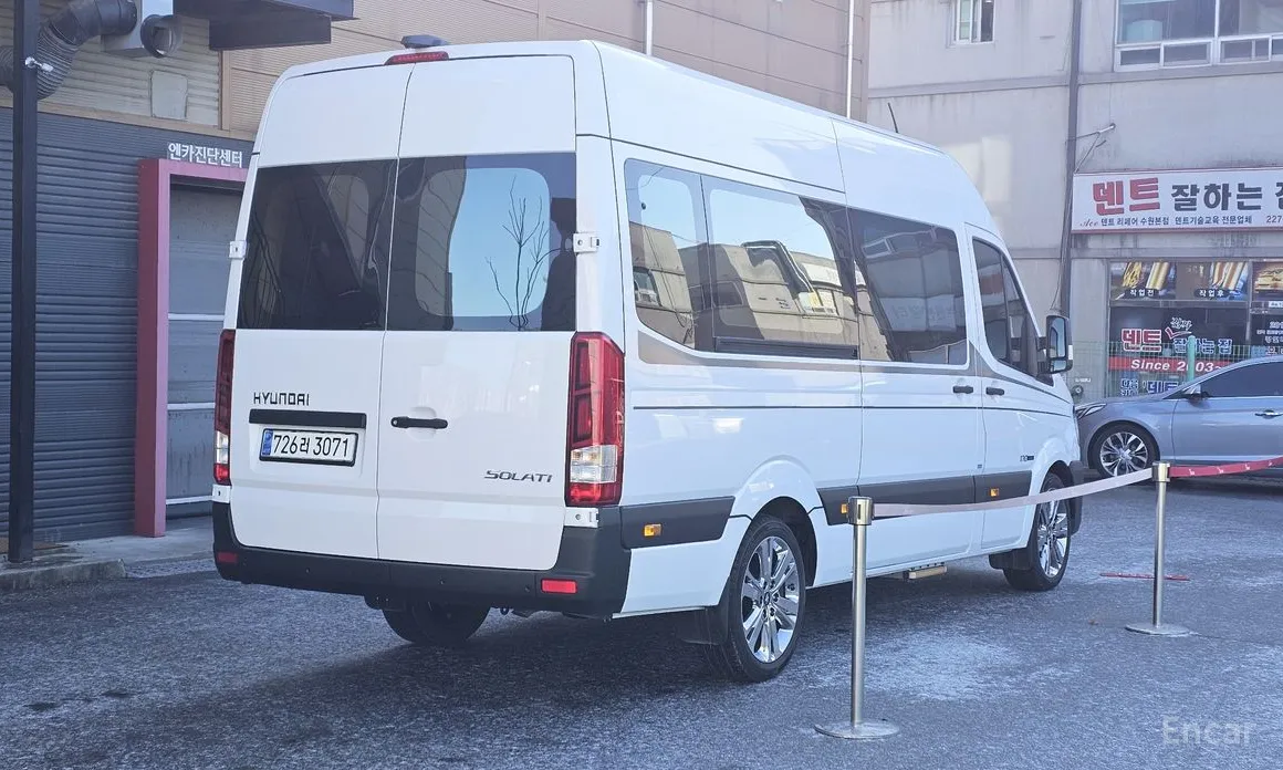 Hyundai Solati 2015 15-seater