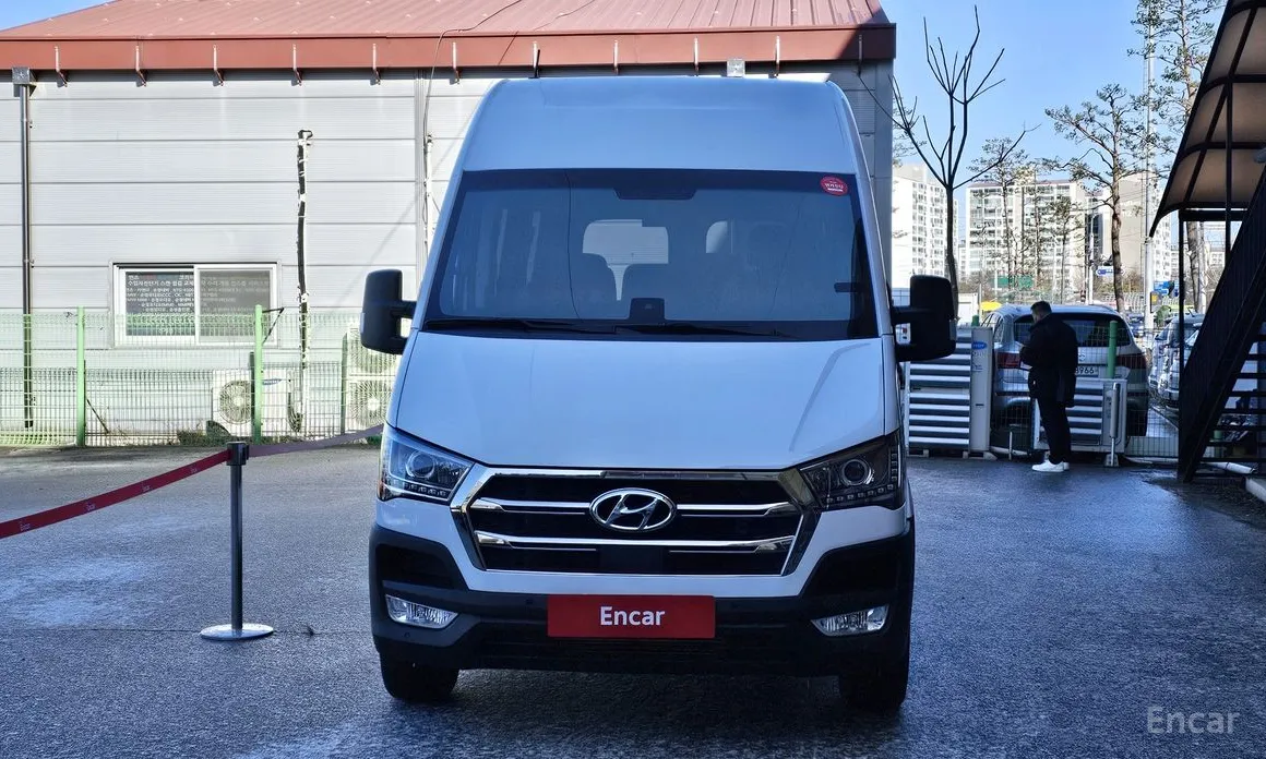 Hyundai Solati 2015 15-seater