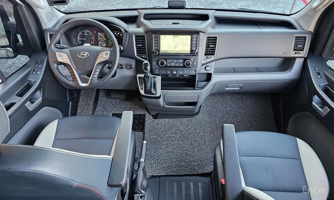 Hyundai Solati 2015 15-seater