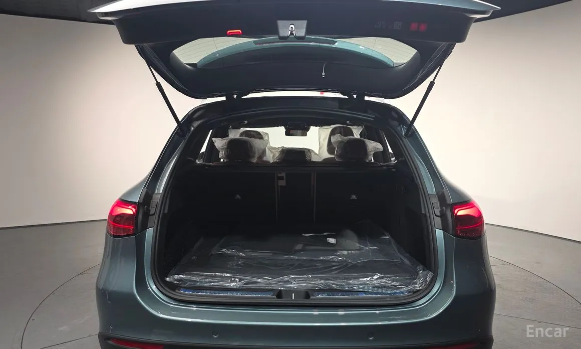 Mercedes-Benz GLC-Class 2023 GLC 300 4MATIC Avantgarde