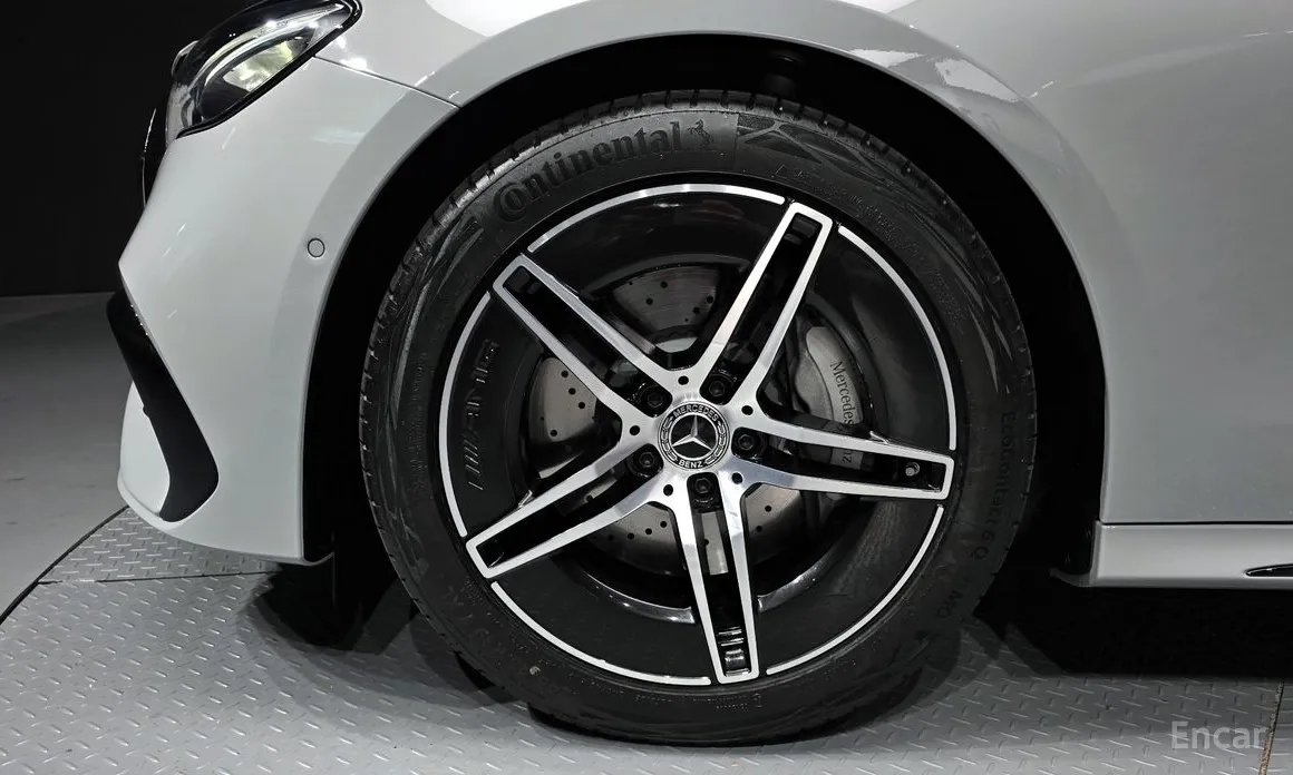 Mercedes-Benz E-Class 2024 E200 Avantgarde Limited