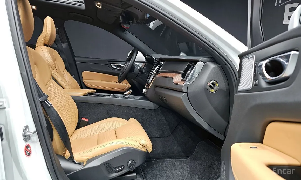 Volvo XC60 2017 B6 Inscirtion