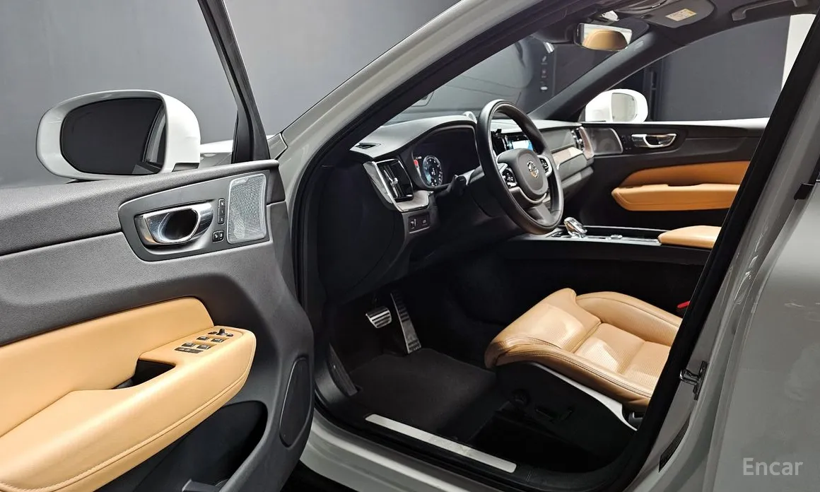 Volvo XC60 2017 B6 Inscirtion