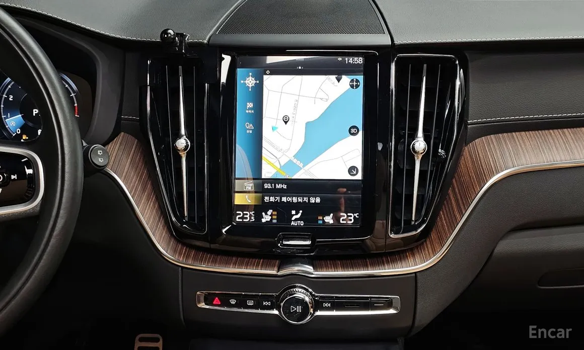 Volvo XC60 2017 B6 Inscirtion