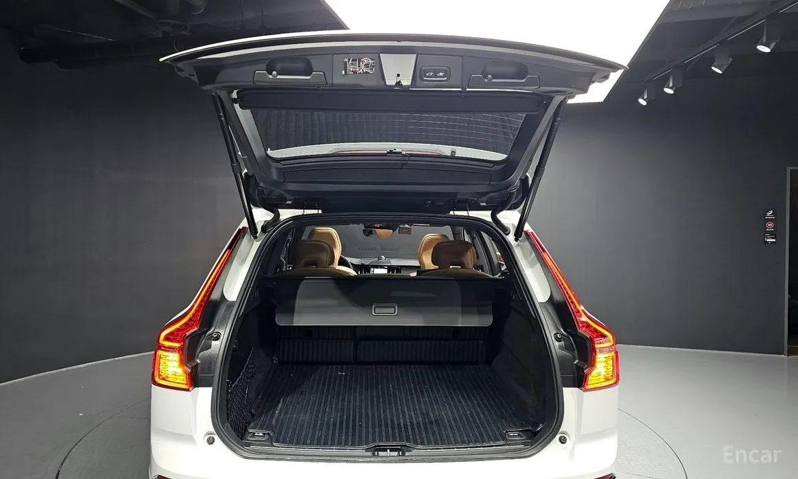 Volvo XC60 2017 B6 Inscirtion