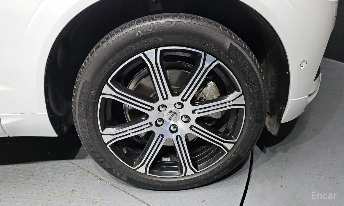 Volvo XC60 2017 B6 Inscirtion