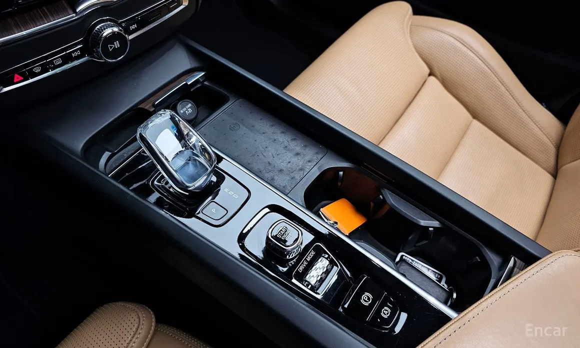 Volvo XC60 2017 B6 Inscirtion