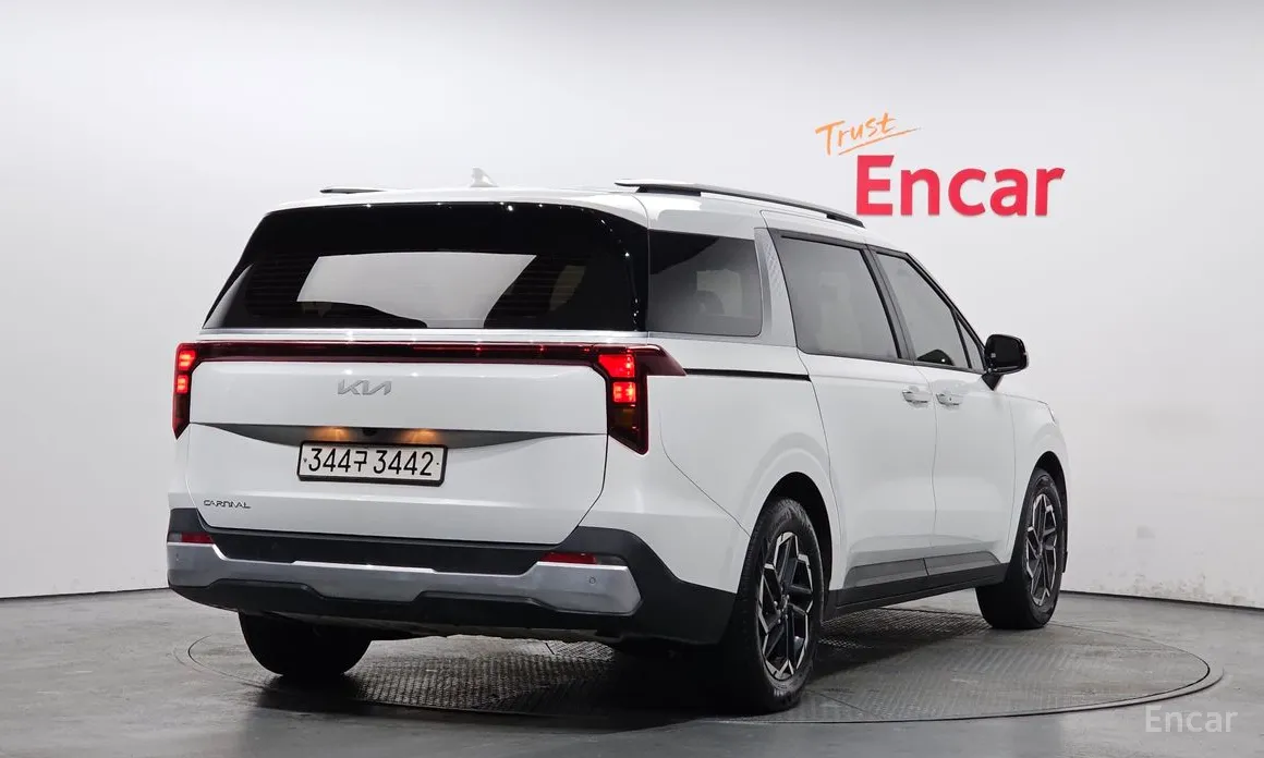 Kia Carnival 2023 9-Seater Prestige