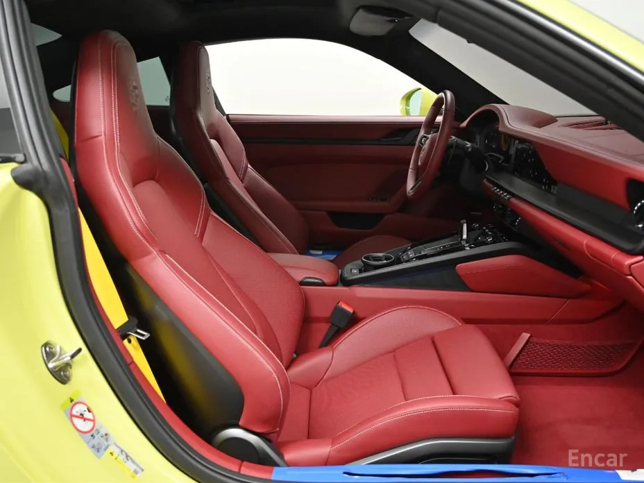 Porsche 911 2019 Carrera 4 GTS