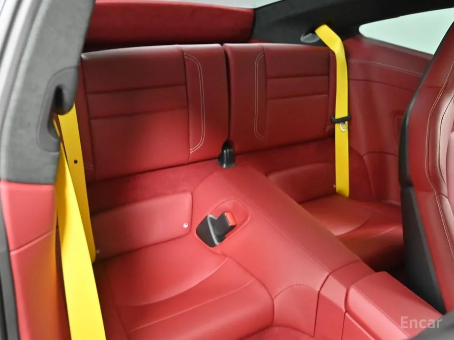 Porsche 911 2019 Carrera 4 GTS