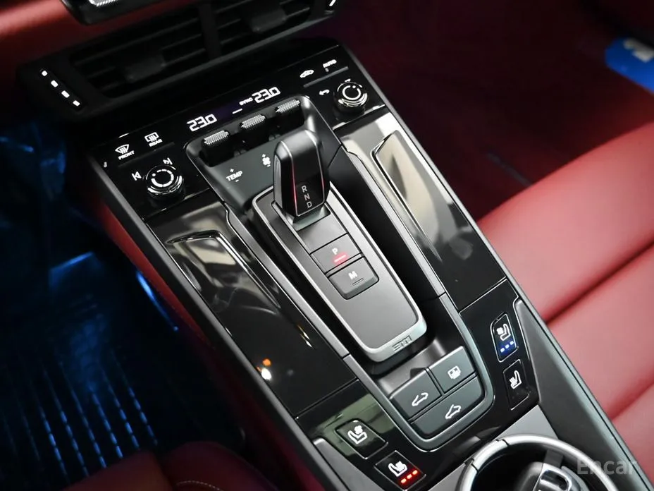 Porsche 911 2019 Carrera 4 GTS