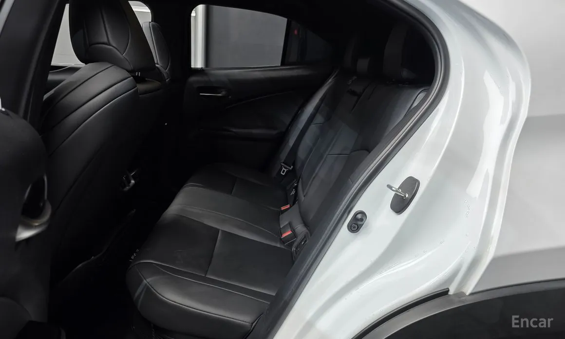 Lexus UX 2024 2.0 F-Sport 2WD