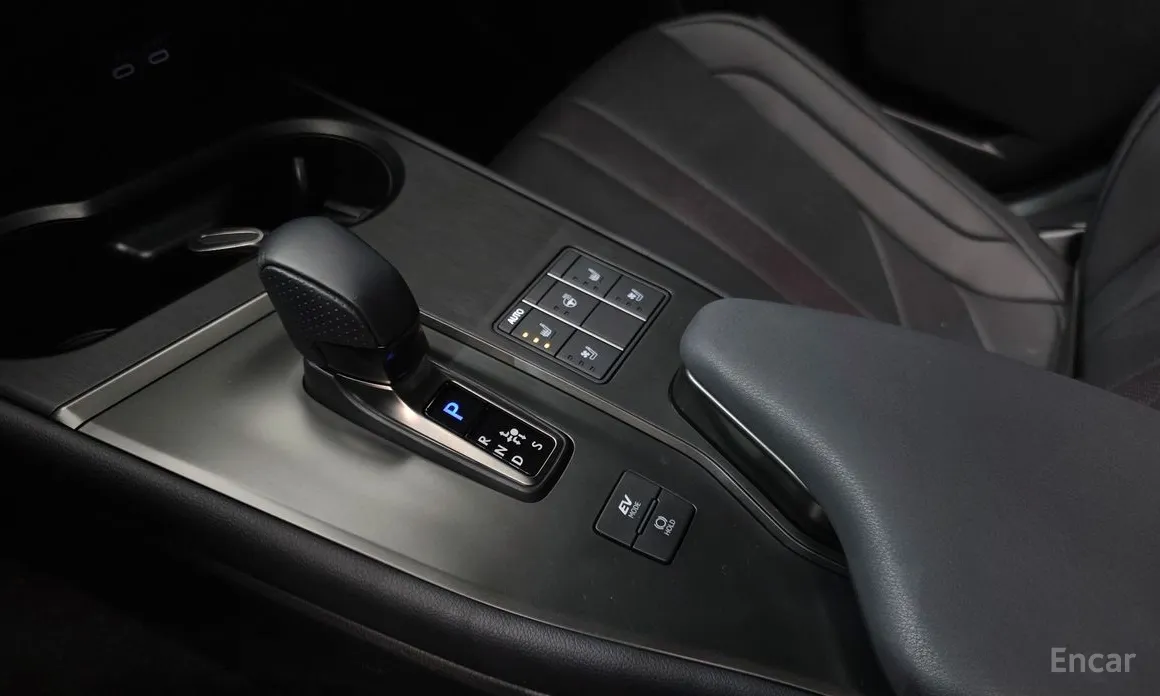 Lexus UX 2024 2.0 F-Sport 2WD