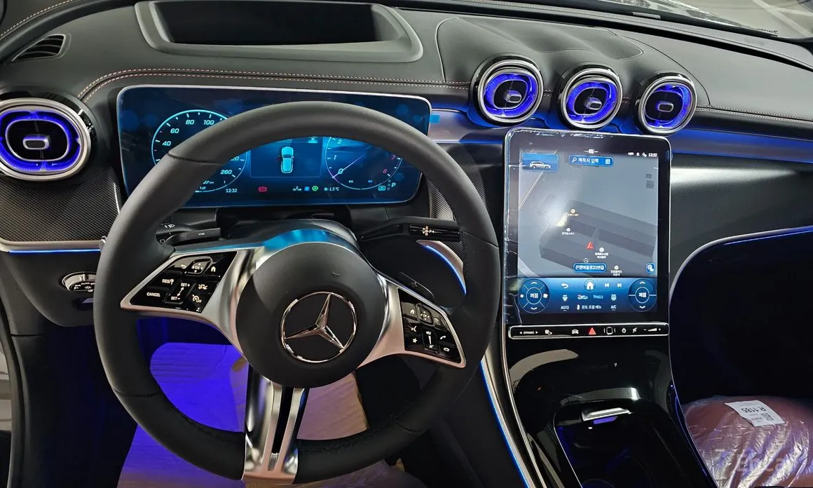 Mercedes-Benz GLC-Class 2023 GLC 300 4MATIC Avantgarde