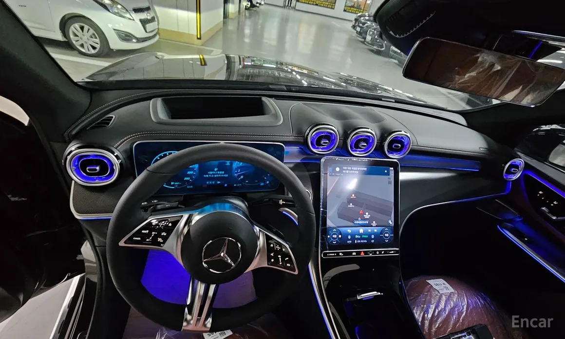 Mercedes-Benz GLC-Class 2023 GLC 300 4MATIC Avantgarde