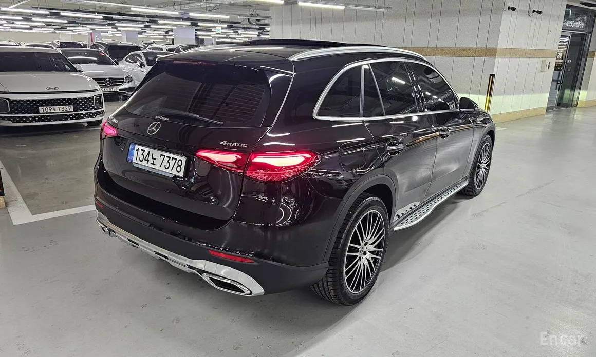 Mercedes-Benz GLC-Class 2023 GLC 300 4MATIC Avantgarde