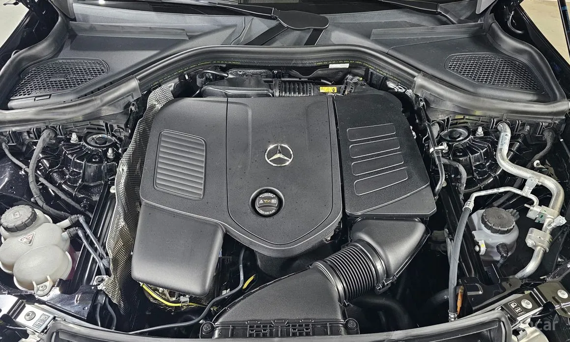 Mercedes-Benz GLC-Class 2023 GLC 300 4MATIC Avantgarde