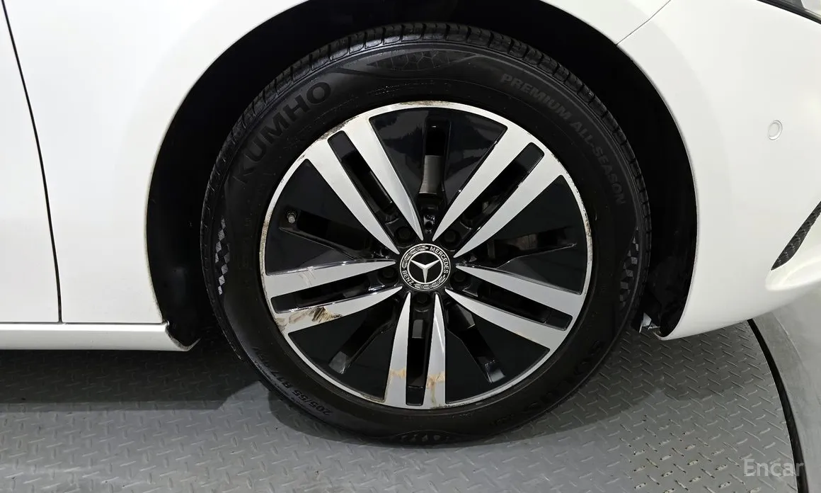 Mercedes-Benz A-Class 2019 A200d Sedan