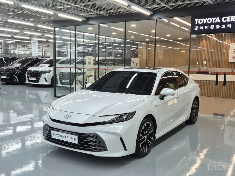 Toyota Camry 2024 2.5 XLE Hybrid