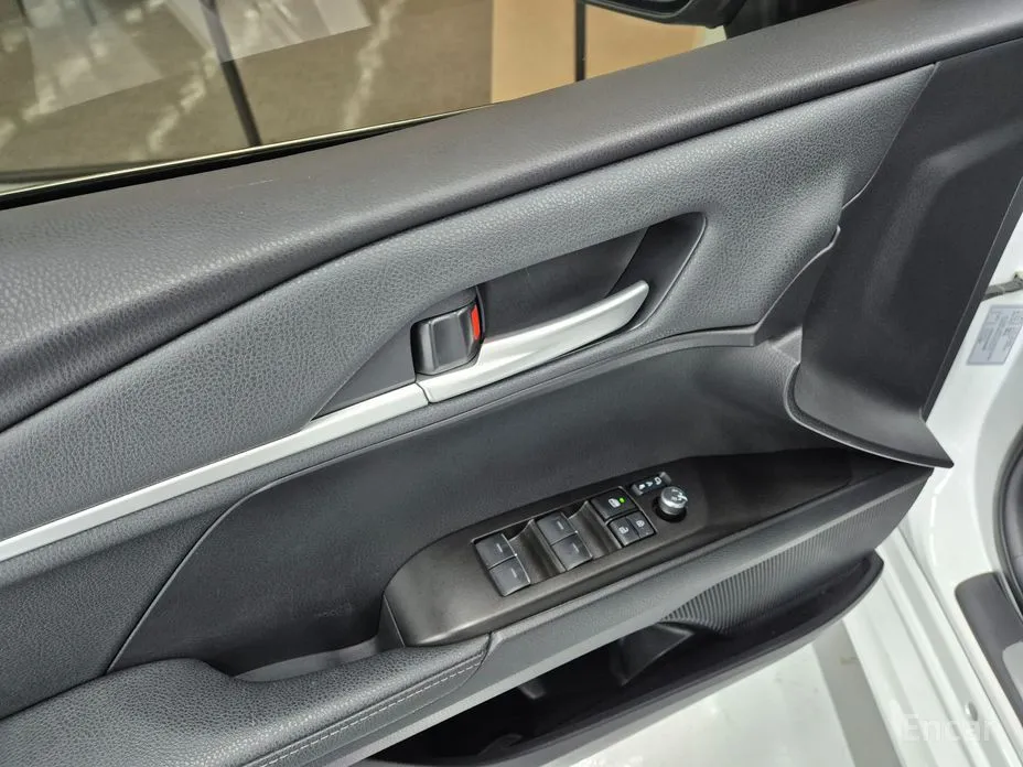 Toyota Camry 2024 2.5 XLE Hybrid