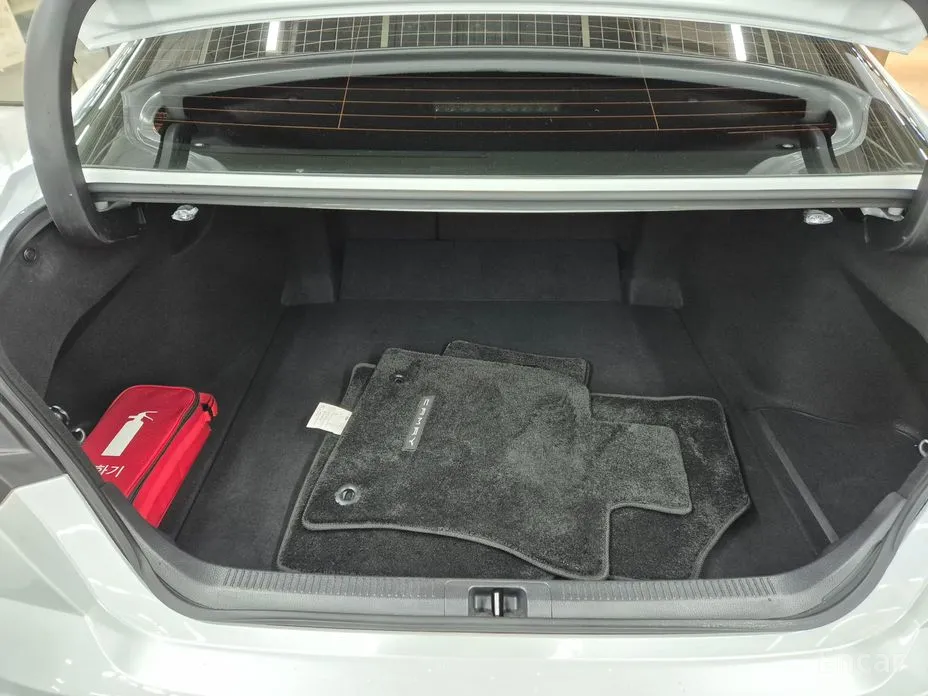 Toyota Camry 2024 2.5 XLE Hybrid