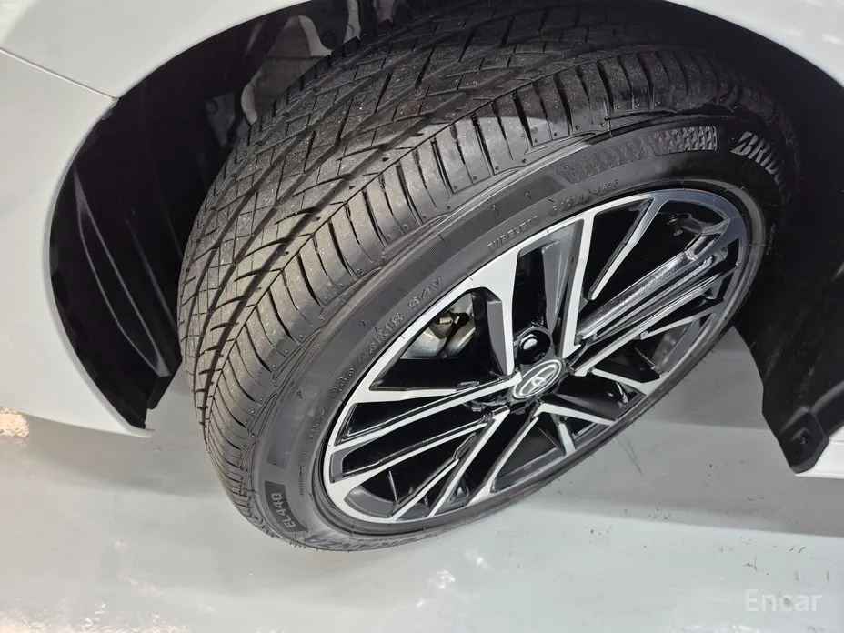 Toyota Camry 2024 2.5 XLE Hybrid