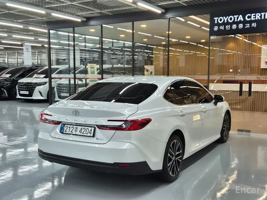 Toyota Camry 2024 2.5 XLE Hybrid