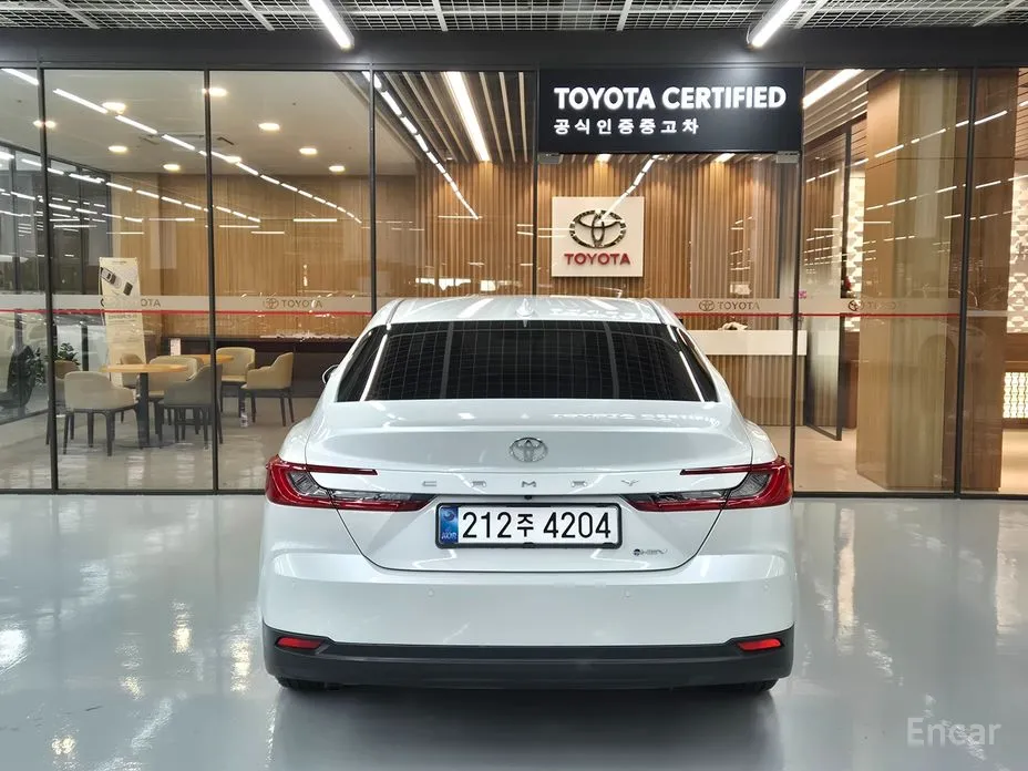 Toyota Camry 2024 2.5 XLE Hybrid