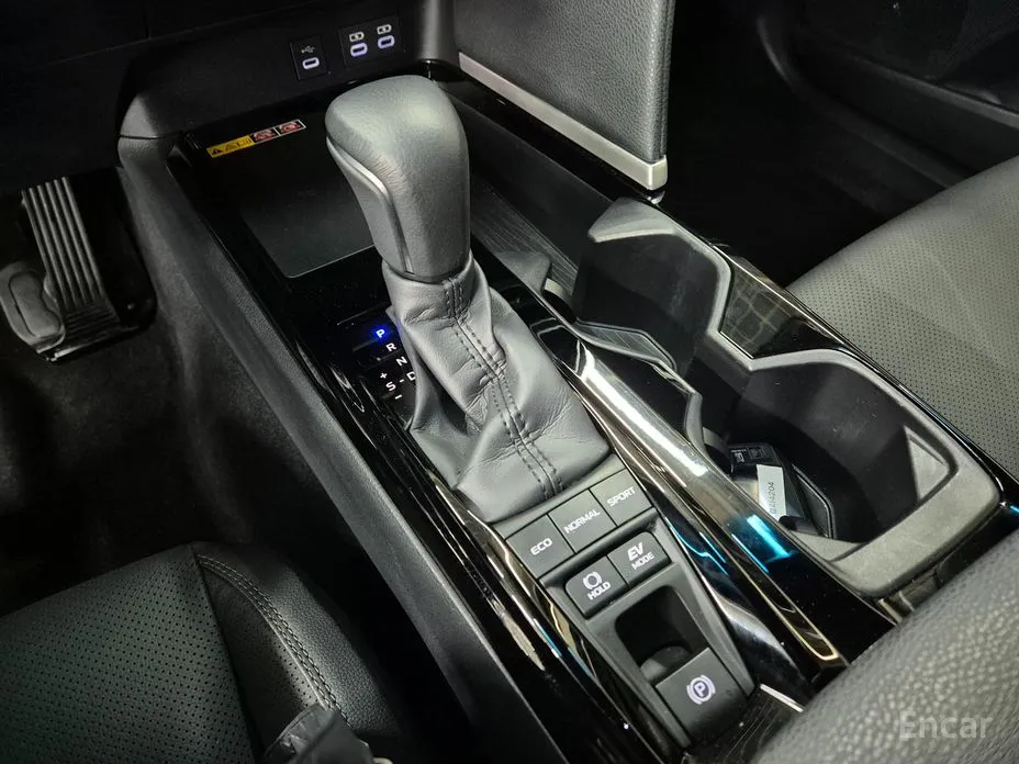 Toyota Camry 2024 2.5 XLE Hybrid