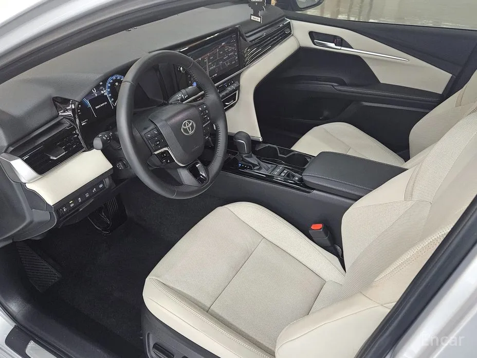 Toyota Camry 2024 2.5 XLE Premium Hybrid