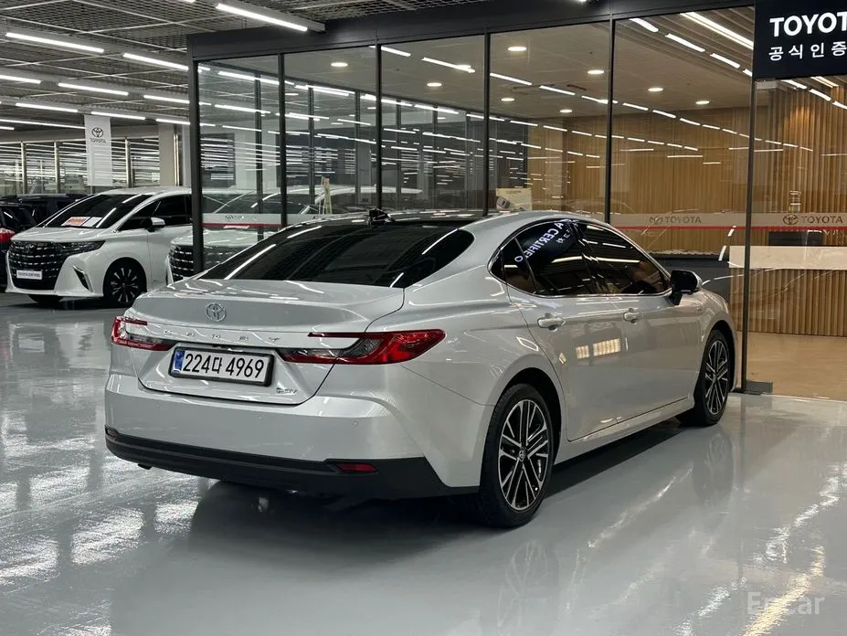 Toyota Camry 2024 2.5 XLE Premium Hybrid