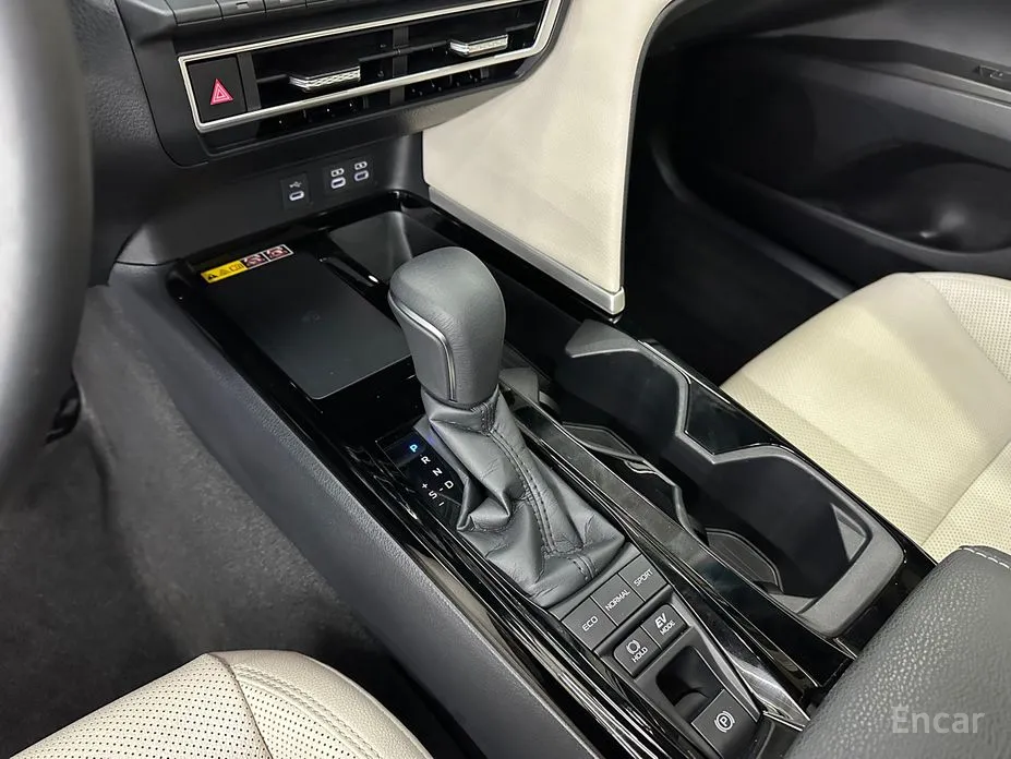 Toyota Camry 2024 2.5 XLE Premium Hybrid