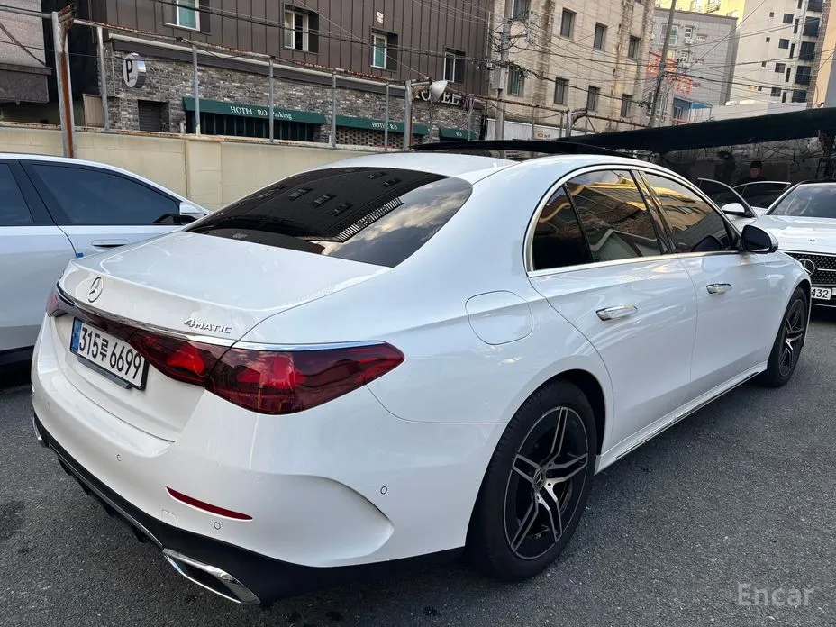 Mercedes-Benz E-Class 2024 E300 4MATIC AMG Line