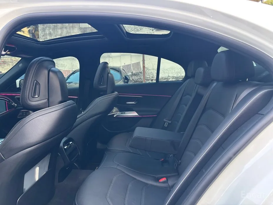 Mercedes-Benz E-Class 2024 E300 4MATIC AMG Line