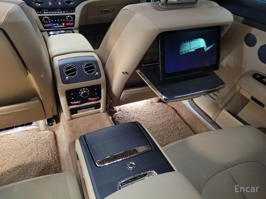 Rolls-Royce Ghost 2020 6.7 EWB V12