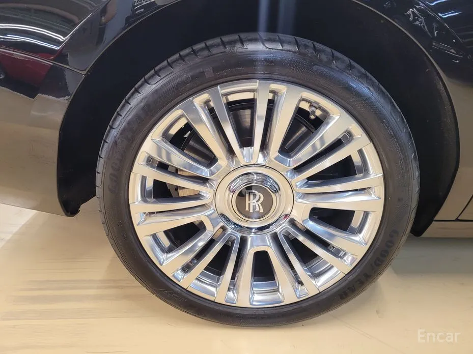 Rolls-Royce Ghost 2020 6.7 EWB V12