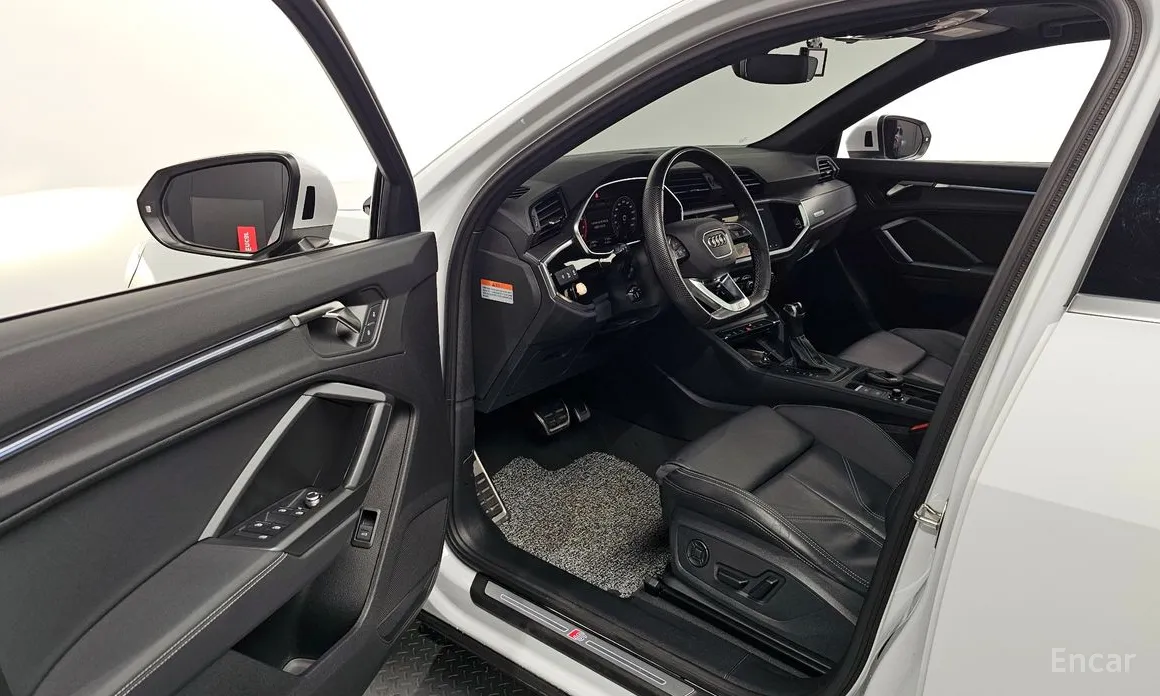 Audi Q3 2018 40 TFSI Quattro Premium Sport Back