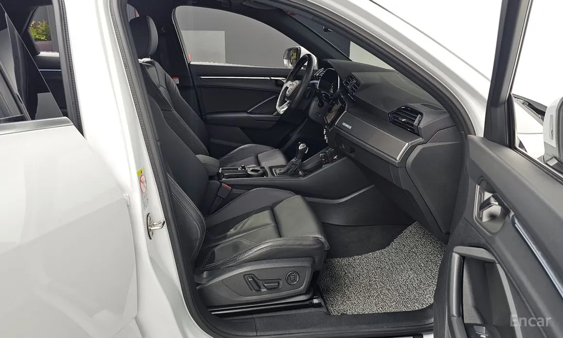 Audi Q3 2018 40 TFSI Quattro Premium Sport Back