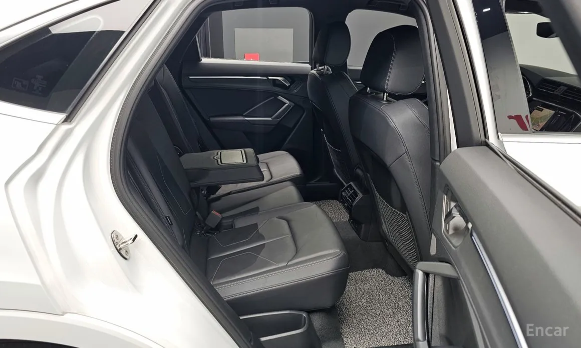 Audi Q3 2018 40 TFSI Quattro Premium Sport Back