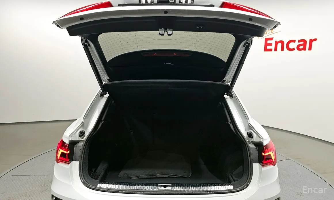 Audi Q3 2018 40 TFSI Quattro Premium Sport Back