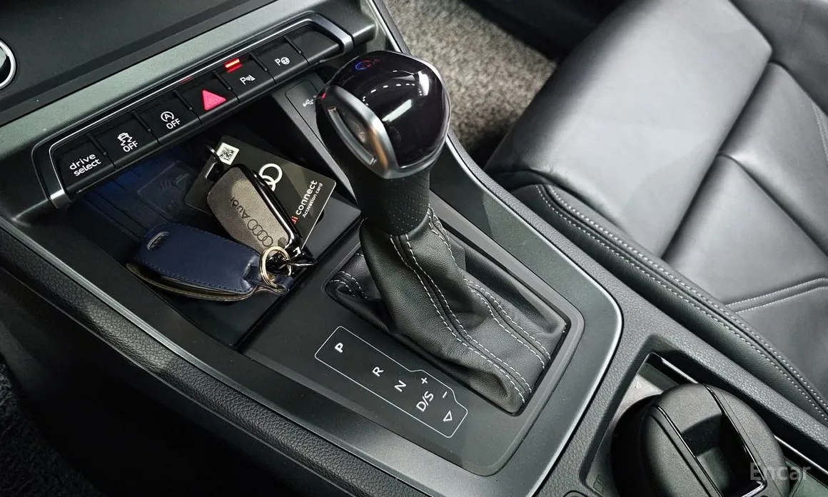 Audi Q3 2018 40 TFSI Quattro Premium Sport Back