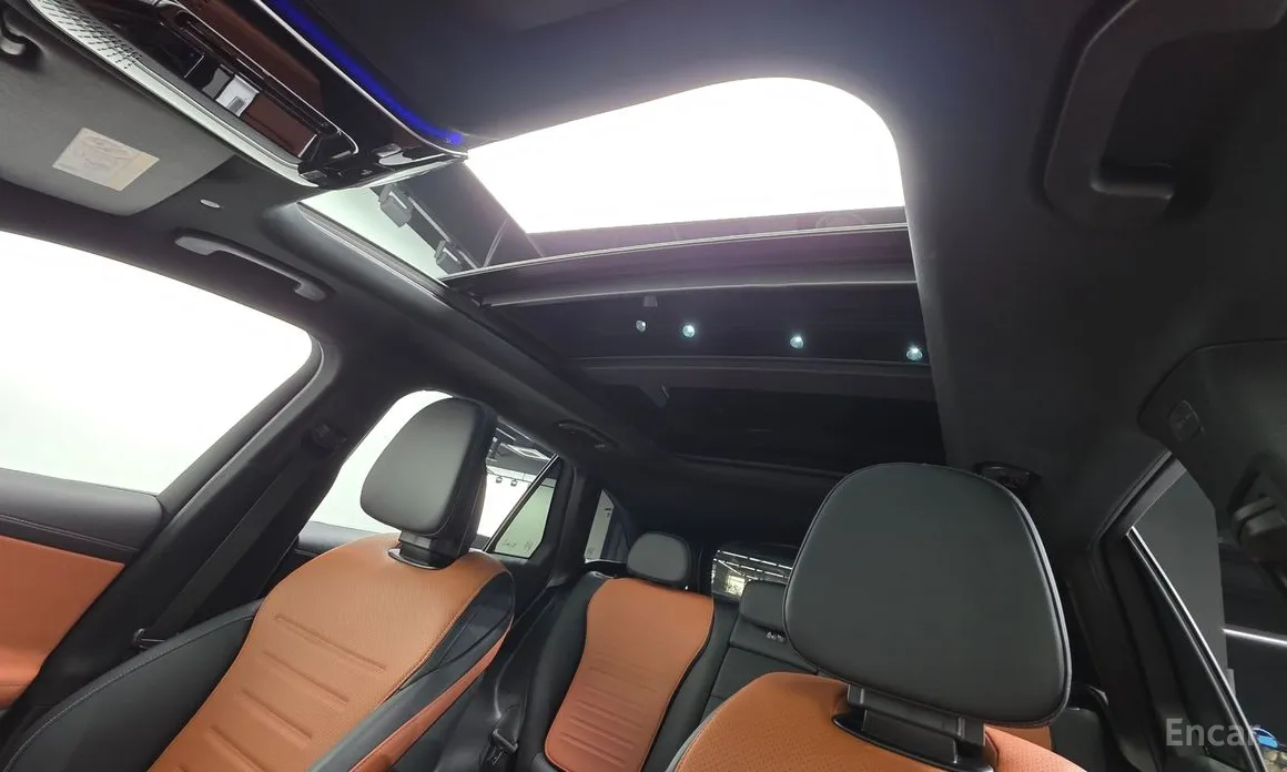 Mercedes-Benz GLC-Class 2023 GLC300 4MATIC AMG Line