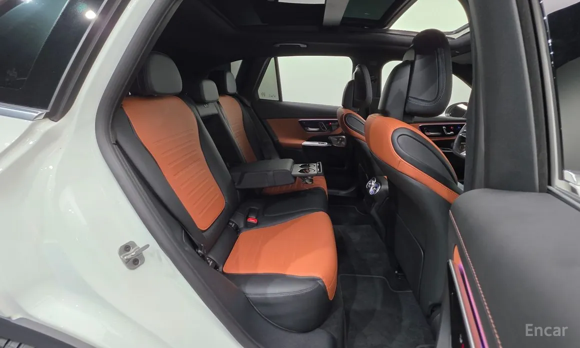 Mercedes-Benz GLC-Class 2023 GLC300 4MATIC AMG Line