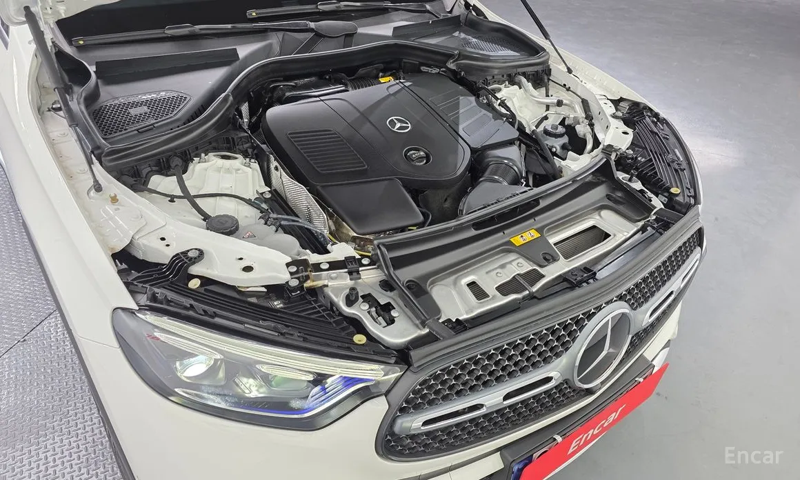 Mercedes-Benz GLC-Class 2023 GLC300 4MATIC AMG Line