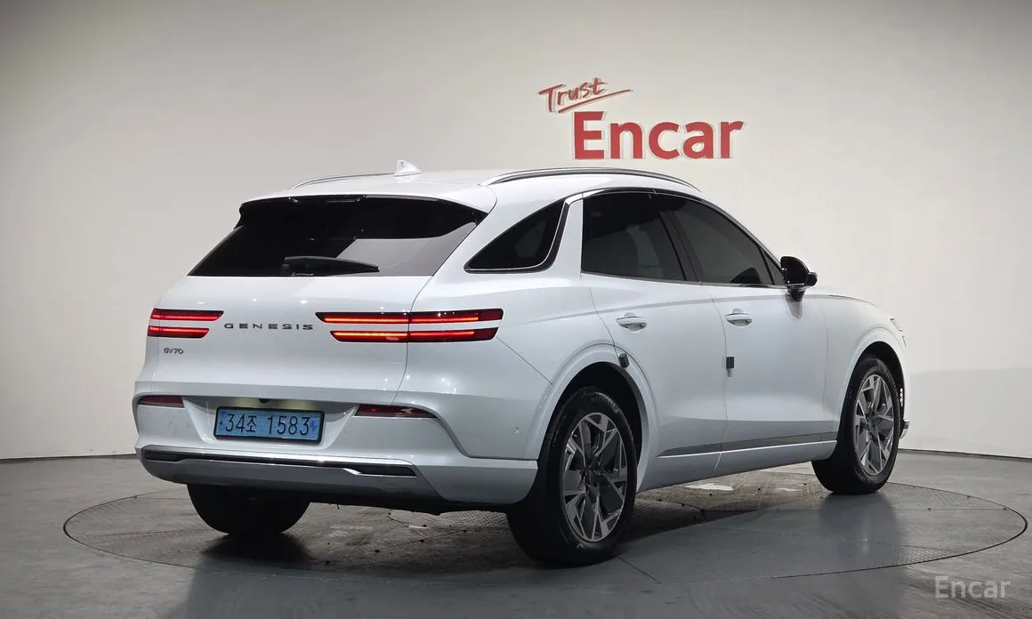 Genesis GV70 2022 e-AWD