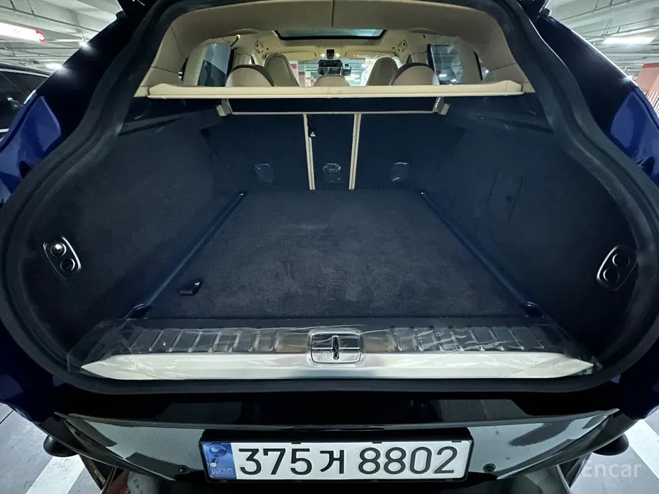 Aston Martin DBX 2020 4.0 V8 707