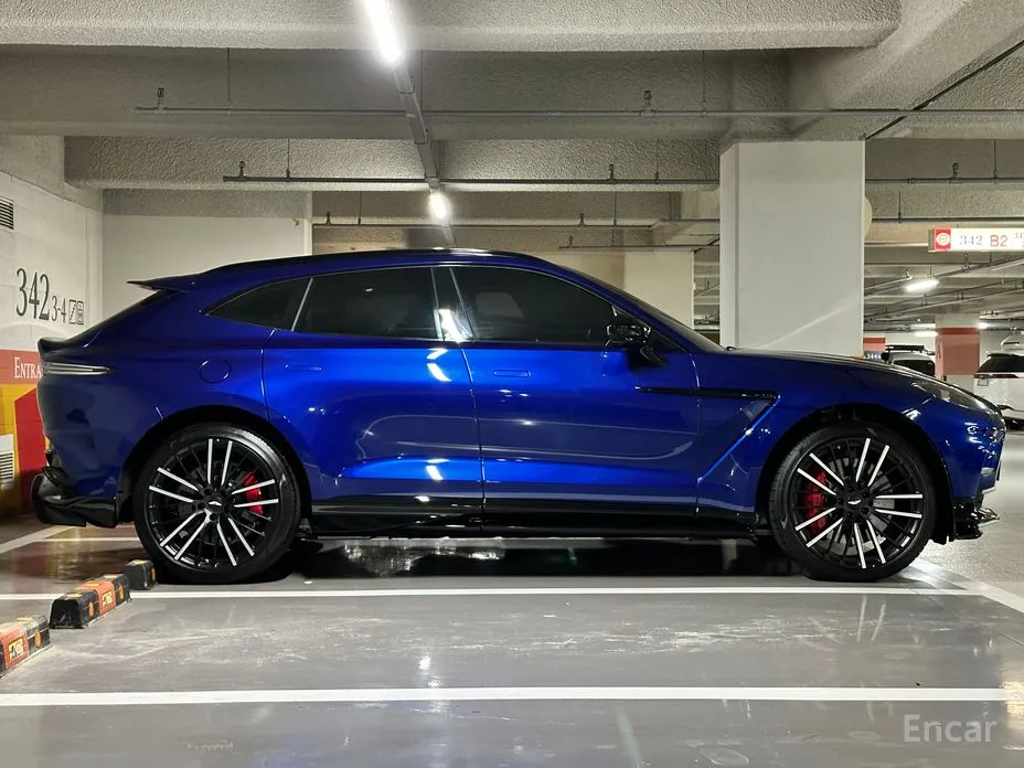 Aston Martin DBX 2020 4.0 V8 707