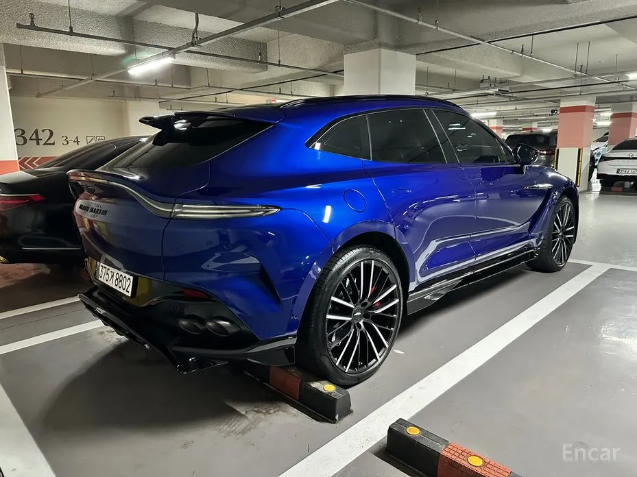 Aston Martin DBX 2020 4.0 V8 707