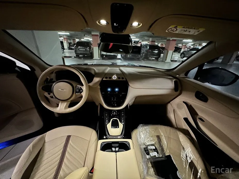 Aston Martin DBX 2020 4.0 V8 707