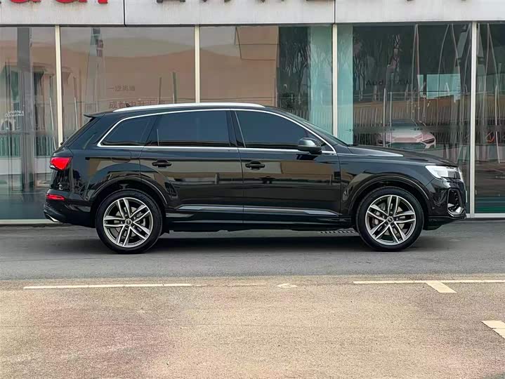 Audi Q7 2024 2024款 55 TFSI quattro S line运动型